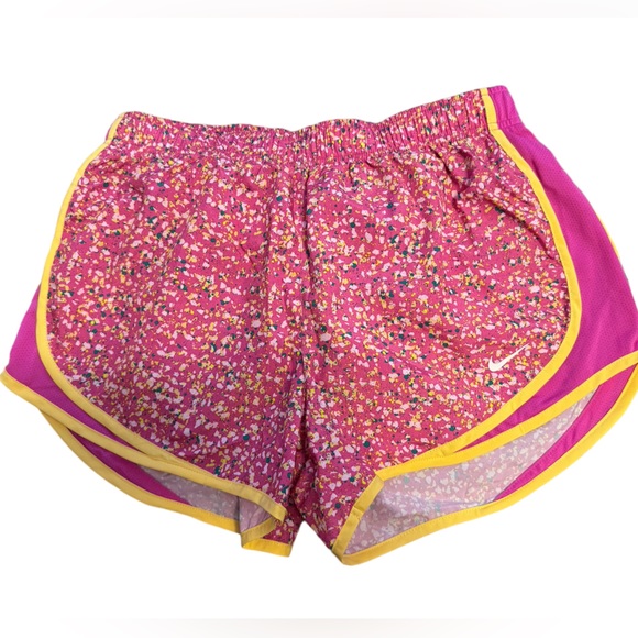 Nike Women’s Running Shorts Size M - Picture 1 of 4